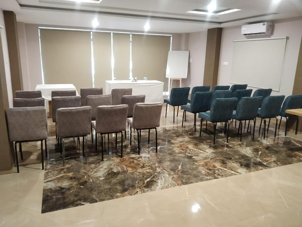 Apartment Mumbai House-lig Behind Chl Hospital *